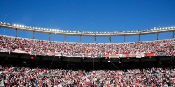 球迷回归!阿根廷国家德比 河床主场的火爆看台