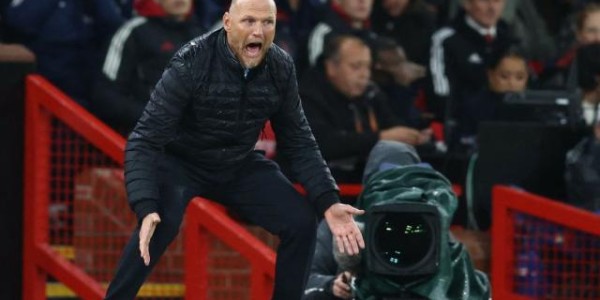 jrs低调看高清直播-【人物】在梦剧场爆冷！特温特主帅是一个更好的光头