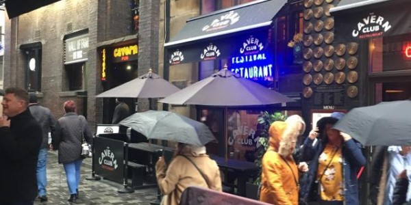 球迷回归!阿根廷国家德比 河床主场的火爆看台