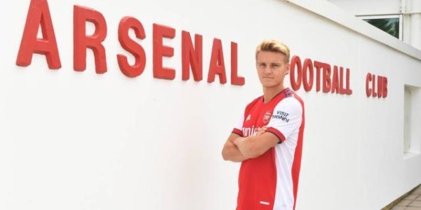 看球直播-【阿森纳夏窗总结】花大钱挨毒打？至少是在悬崖勒马