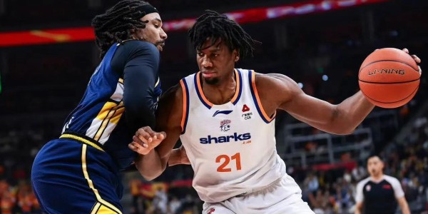 英超直播-广东上海争夺俱乐部杯赛八强名额！五位国手缺席，杜锋赌进攻