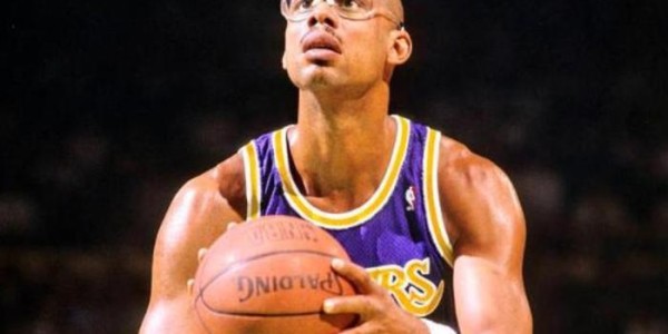 奥尼尔转发湖人队史10大巨星，詹姆斯仅第十，榜首无悬念