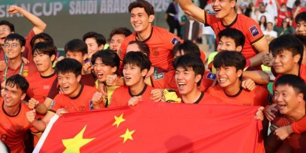 山猫直播-顶峰相会兑现3年前誓言 U23国足剑指越南偷瞄冠军